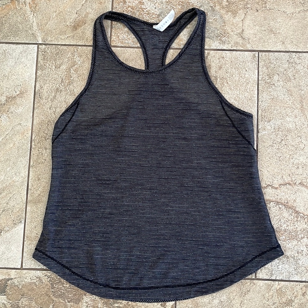 Lululemon Women’s Striped Loose Fit
Racerback Lightweight Tank Top Size 6